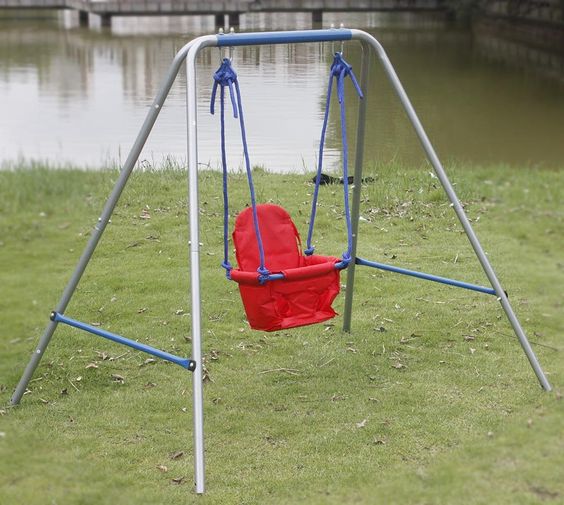 Adorable Outdoor Swings To Excite Your Kids