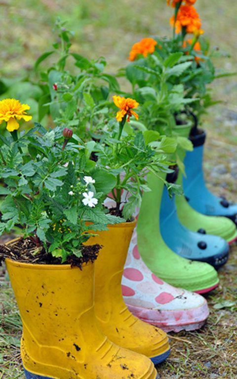garden-decor-boots