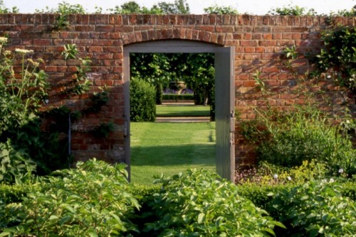 Polished English Garden In The 16th Century Manor