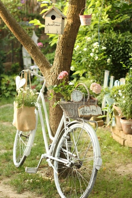 How To Reuse An Old Bike In Your Garden: 25 Décor Ideas