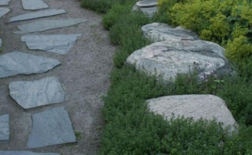 7 Low Maintenance Edging Options For Your Garden Paths