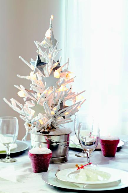 Christmas centerpiece ideas: white tree