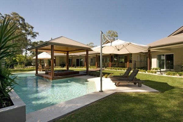 Cantilever umbrella outdoor pool modern patio design ideas sun shade 