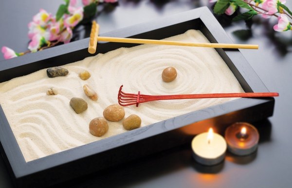 DIY tabletop zen garden ideas sand stones rake 