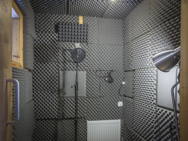 egg crates vocal booth music studio equipment ideas soundproof ideas