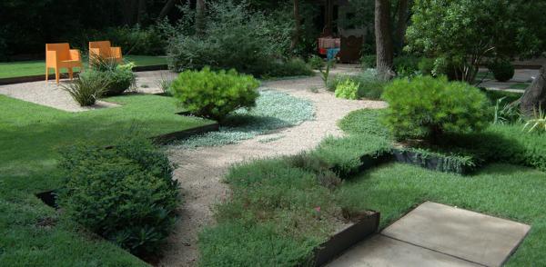 garden design ideas gravel path grass edging relax space chairs