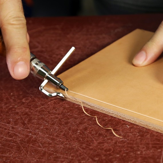 Using A Leather Stitching Groover