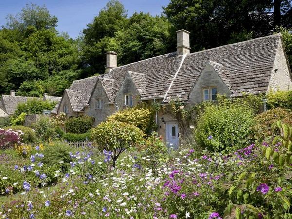 how to design a cottage garden English cottage gardens ideas