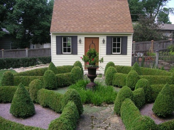 lovely garden house English style hedge maze landscape ideas