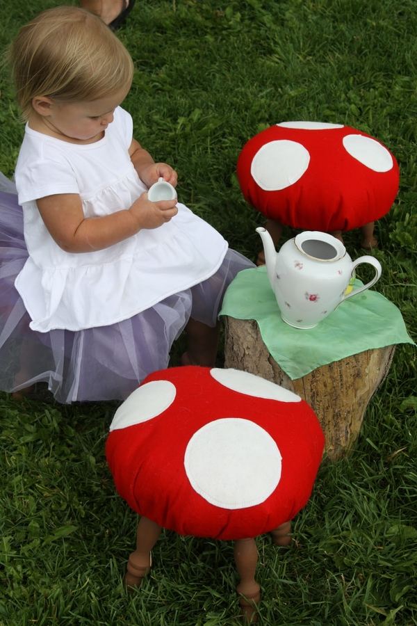 mushroom garden stools for kids garden decoration ideas