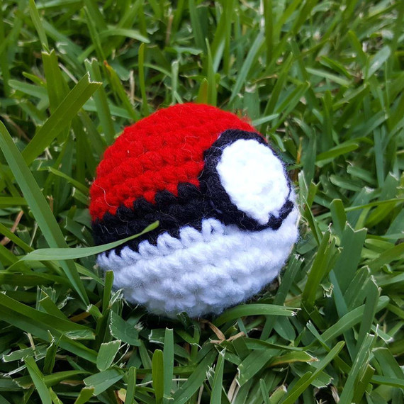pokemon go crochet ball