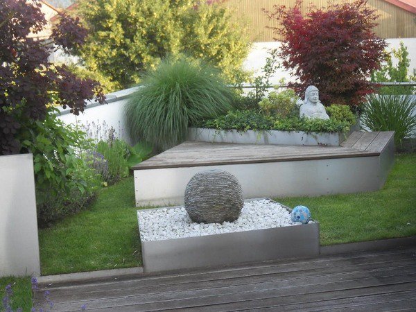 roof garden design ideas lawn wood flooring decorative stones