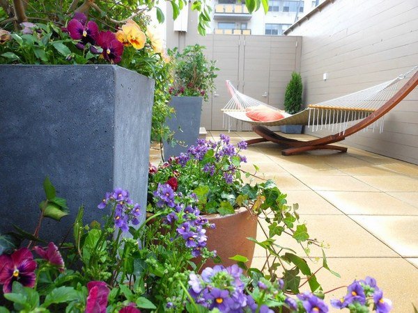 small garden ideas backyard desian ideas hammock large planter boxes