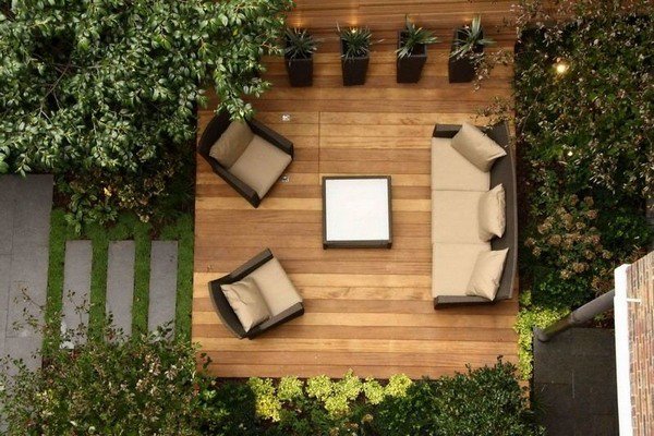 small garden landscape ideas wooden deck outdoor furniture planters privacy wall