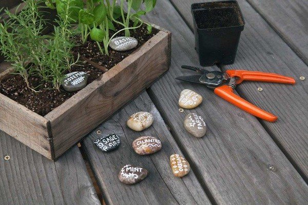 small herb garden ideas DIY wooden planter patio decorating ideas
