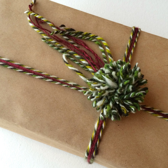 yarn-wrapped-gift-pompom-1214.jpg