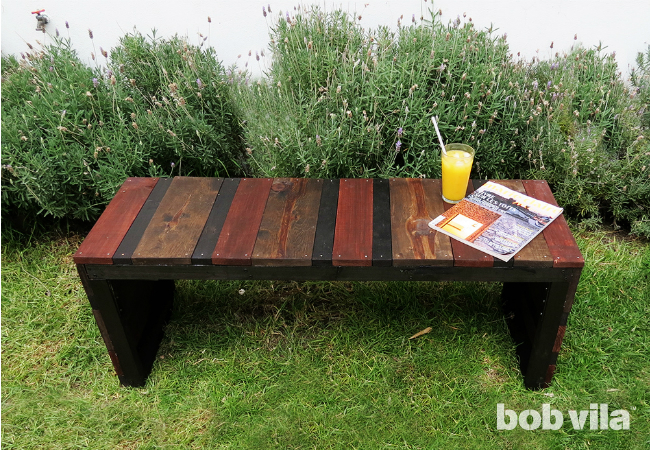 DIY bold outdoor bench (via bobvila)