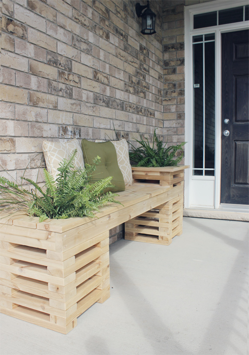 DIY cedar bench with planters (via shelterness)